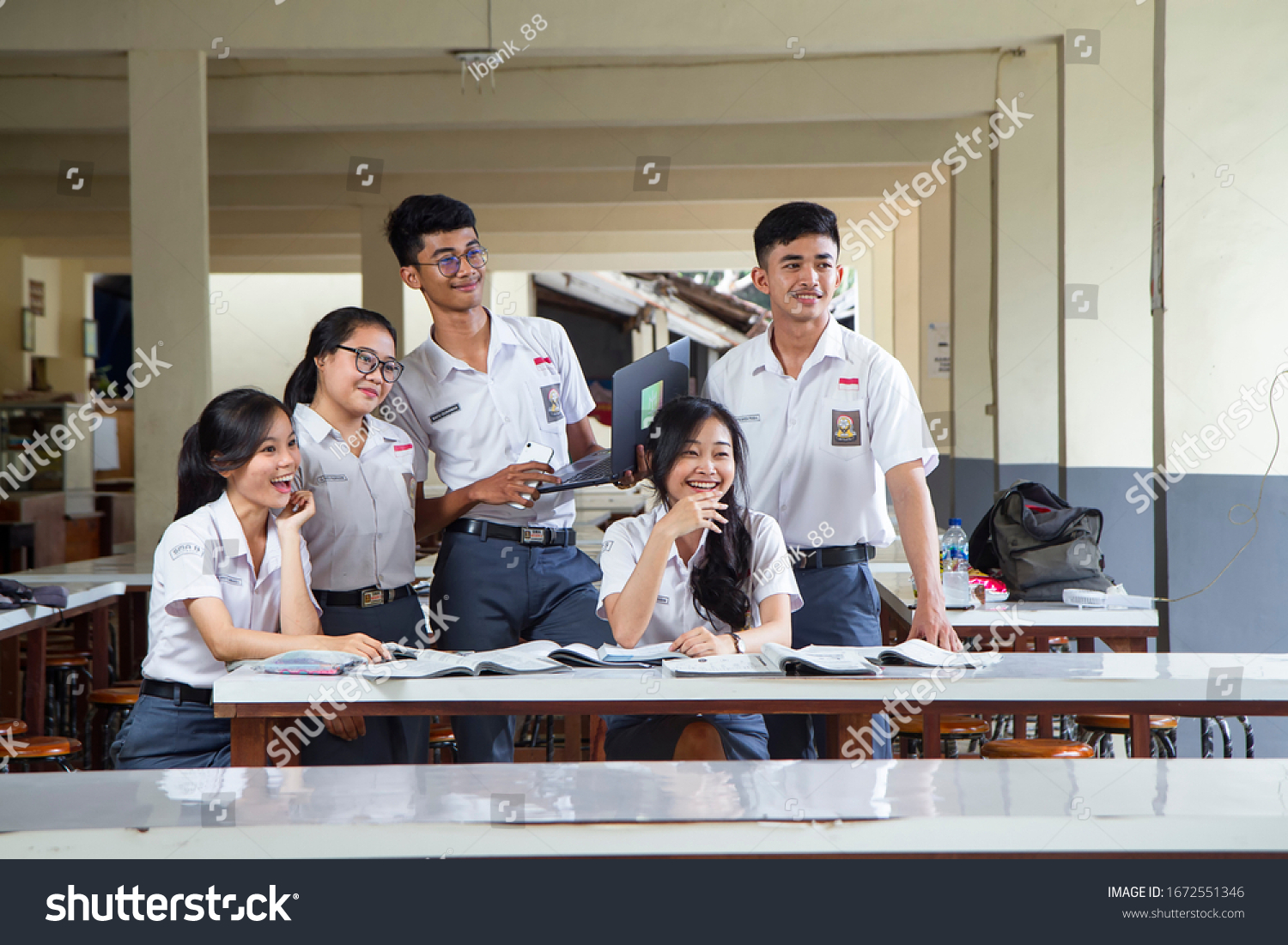 Nulla tincidunt finibus neque, quis vehicula elit convallis ac. Fusce rutrum, tortor nec accumsan ullamcorper, augue ex aliquet felis, quis scelerisque arcu massa ut lorem. Maecenas consequat auctor nisi, sed dignissim nisi congue in. Donec sit amet mi in lacus faucibus ornare. Integer interdum sodales libero at rutrum. Aliquam ultricies pellentesque enim. Nulla facilisi. Curabitur venenatis luctus tempor. 
Nulla tincidunt finibus neque, quis vehicula elit convallis ac. Fusce rutrum, tortor nec accumsan ullamcorper, augue ex aliquet felis, quis scelerisque arcu massa ut lorem. Maecenas consequat auctor nisi, sed dignissim nisi congue in. Donec sit amet mi in lacus faucibus ornare. Integer interdum sodales libero at rutrum. Aliquam ultricies pellentesque enim. Nulla facilisi. Curabitur venenatis luctus tempor. 